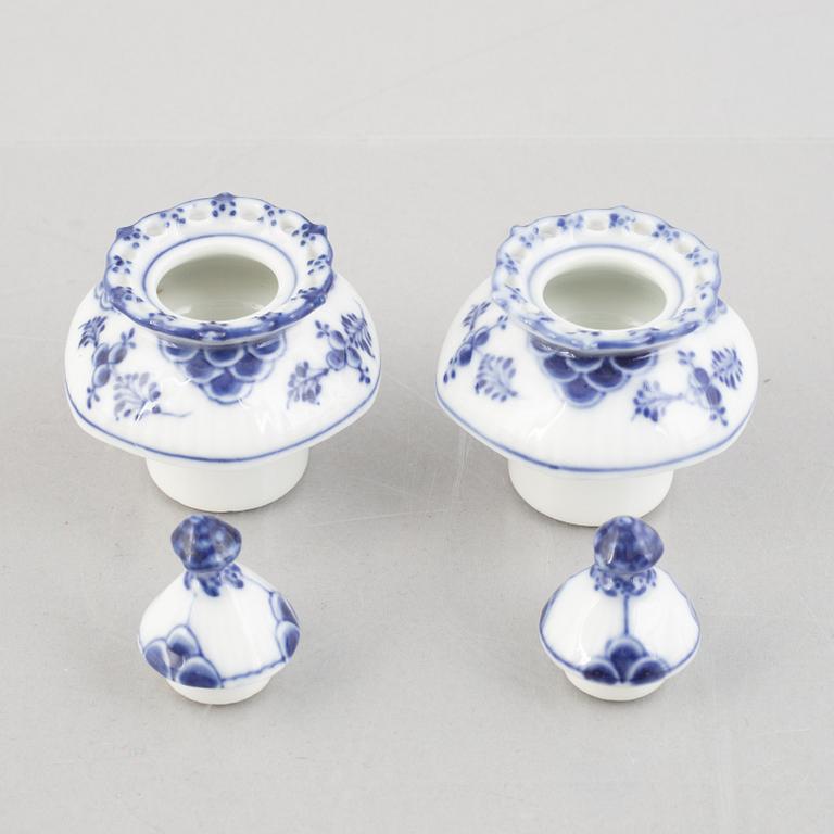 A 'Blue Fluted Full Lace' / 'Musselmalet' porcelain desk set with two inkwells, Royal Copenhagen, model 1063, 1893-1900.