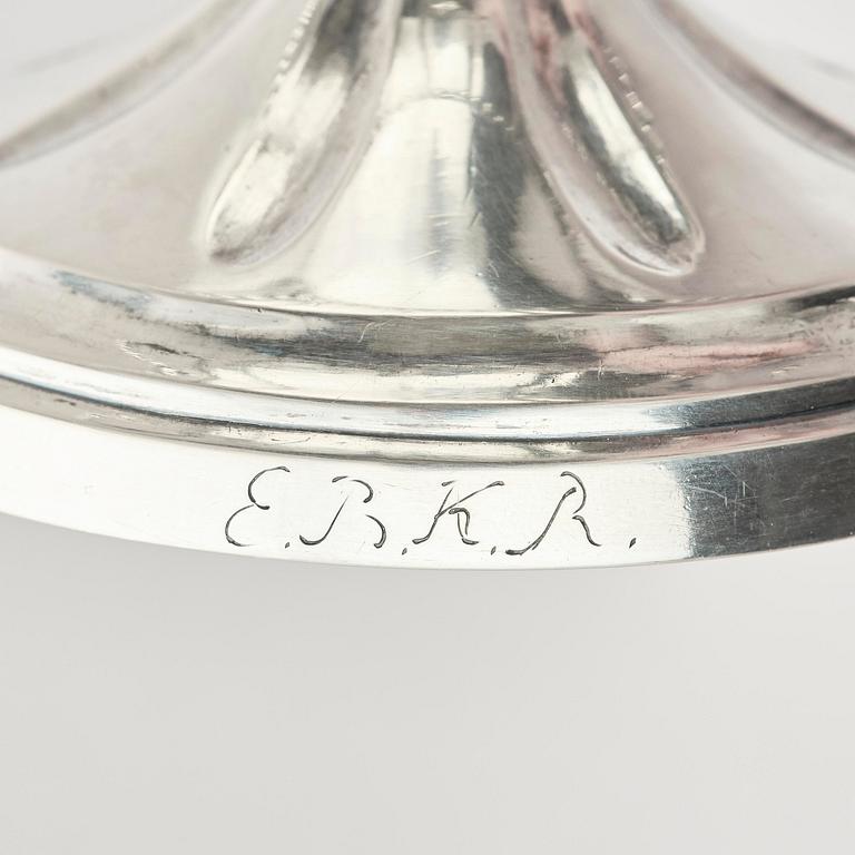 A Swedish 18th century silver sugerbowl with lid, mark of Erik Ernander, Uppsala 1791.