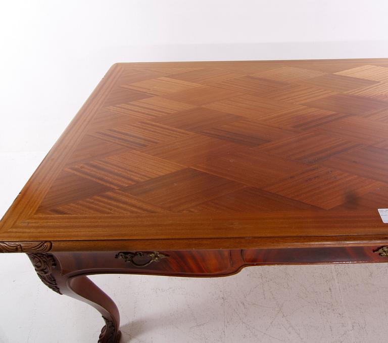 SKRIVBORD, rokokostil, 1900-tal.