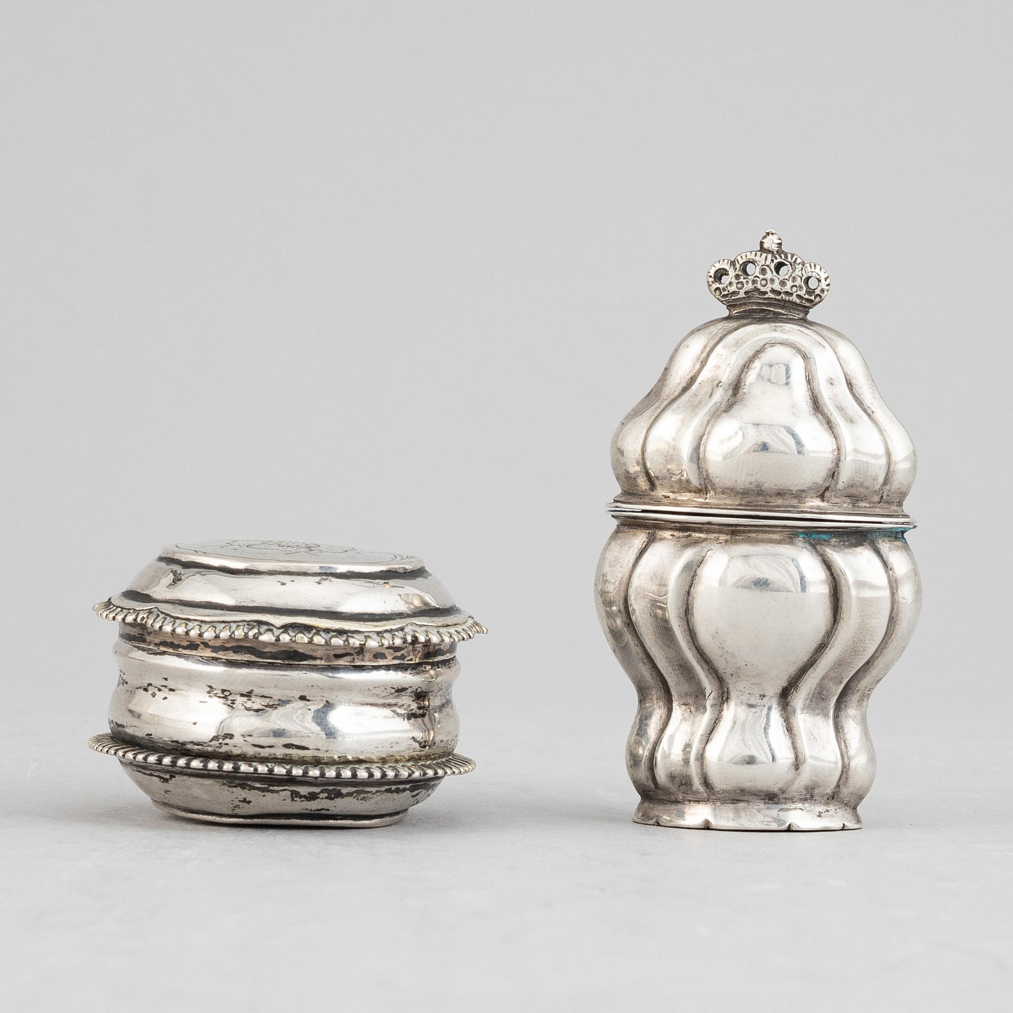 Two early 19th century silver snuff boxes.