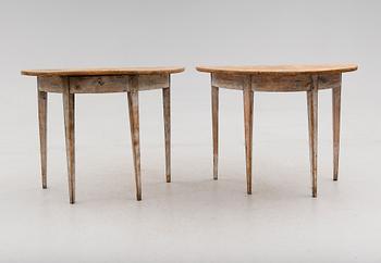 VÄGGBORD, 1 par, omkring år 1800.