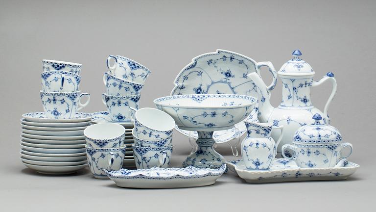KAFFESERVIS, 28 delar, porslin, Musselmalet, Kunglig Dansk/Royal Copenhagen.