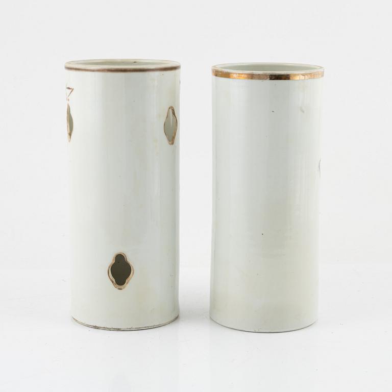 A porcelain brush pot and a porcelain hat stand, China, 20th century.