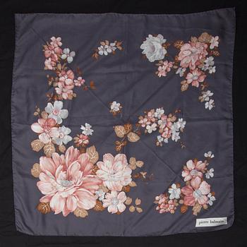SCARF, Pierre Balmain.
