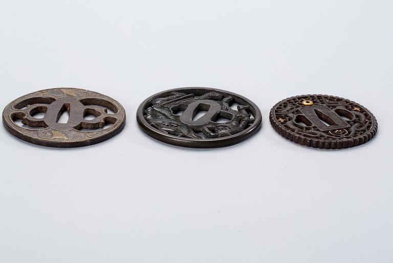 TSUBA, 3 stycken, Japan, brons.