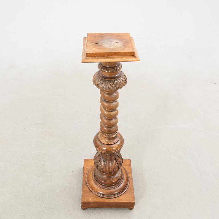 Pedestal around 1900.