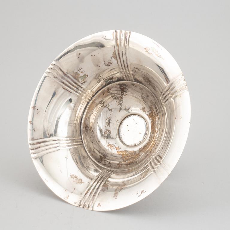 CG Hallberg, skål på fot, silver, Stockholm, 1935.