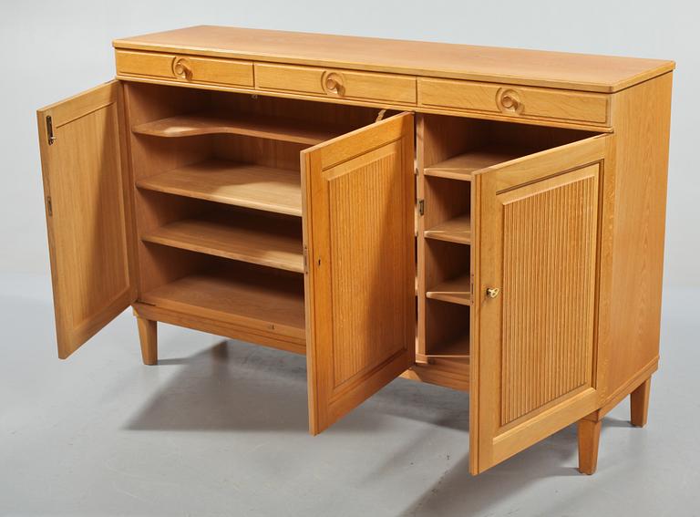 SIDEBOARD, "Herrgården", Carl Malmsten.