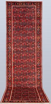 A Hosseinabad runner, c. 418 x 118 cm.