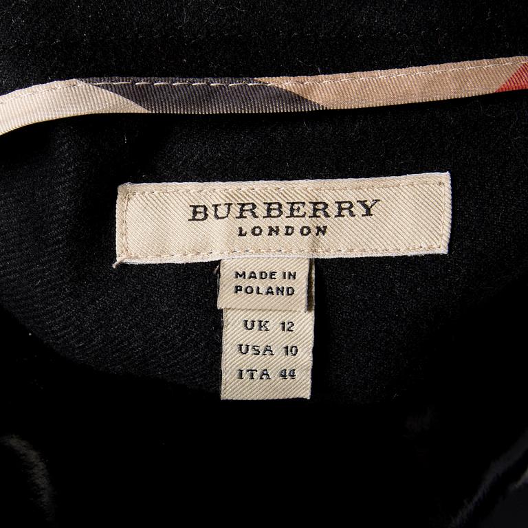 KJOL, Burberry.