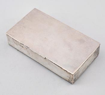 CIGARETTETUI, silver, 1930-tal. Vikt med inredning ca 407 g.