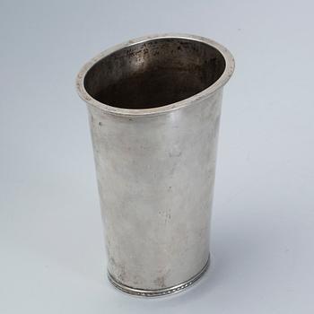 VAS, silver, Erik Råström, Stockholm, 1961. Vikt ca 350g.