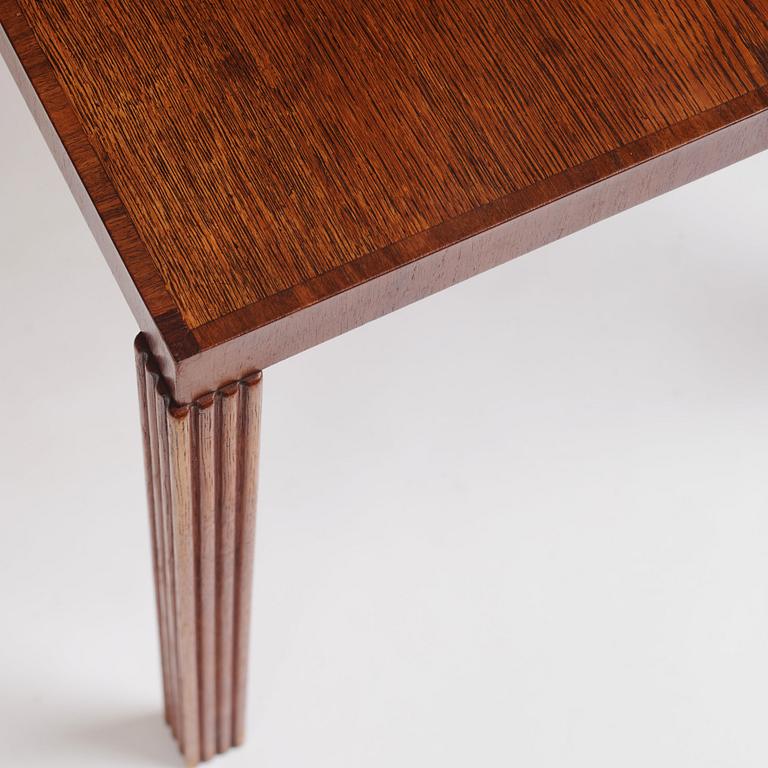 Bruno Mathsson, a rare and early table, Firma Karl Mathsson, Värnamo 1933.