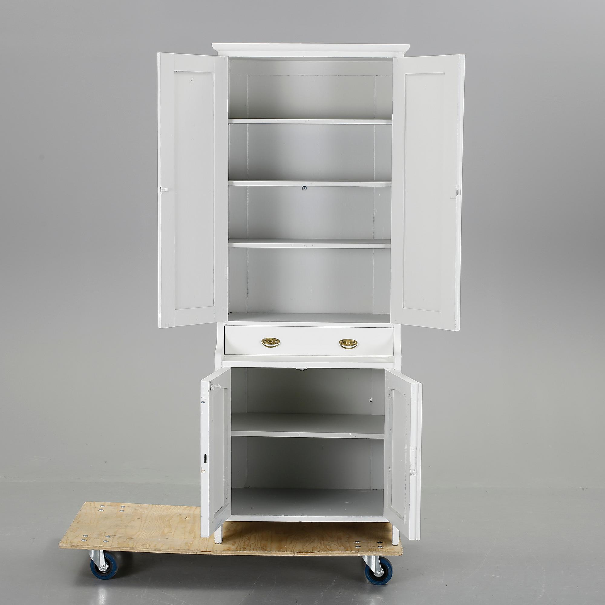 SKÅP, gustaviansk stil, 1900-talets början.