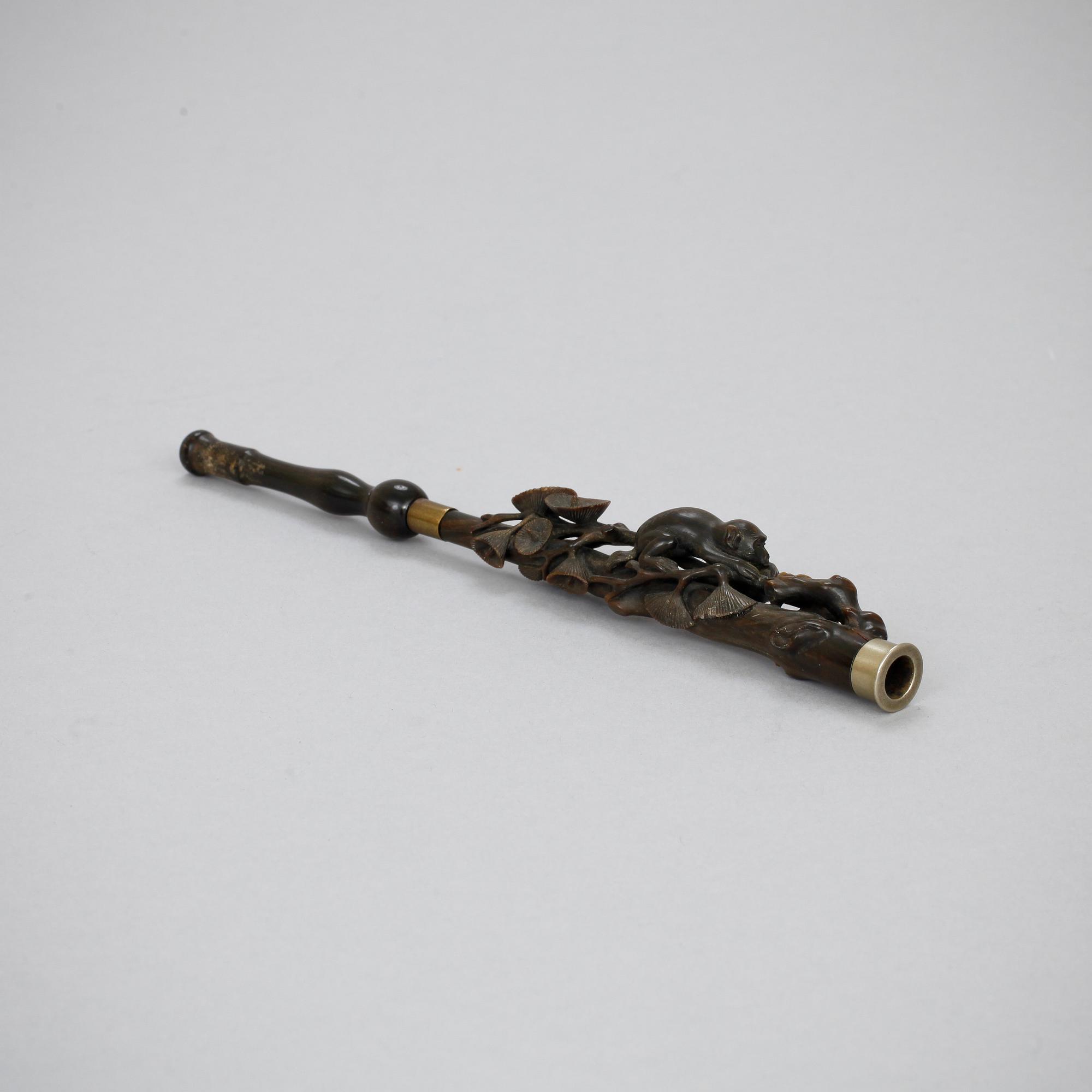 OPIUMPIPA, troligen horn, Kina 17/1800-tal.