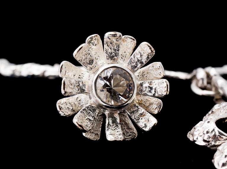 COLLIER SAMT RING, sterlingsilver, Theresia Hvorslev, MEMA, Lidköping, 1972 samt 1973. Vikt ca 85 g.