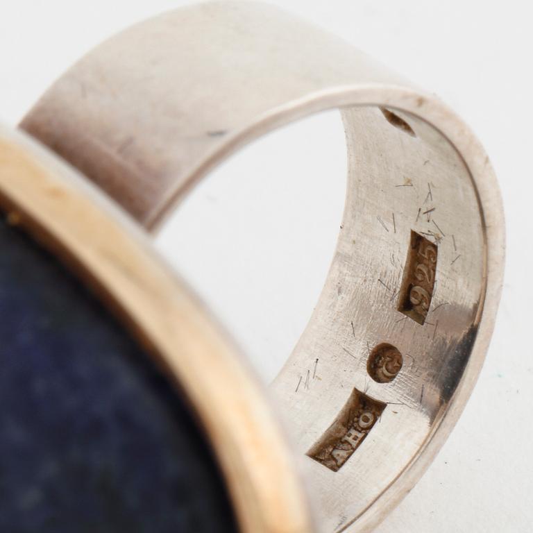 A sodalite ring by Anders Högberg, Göteborg, 1989.