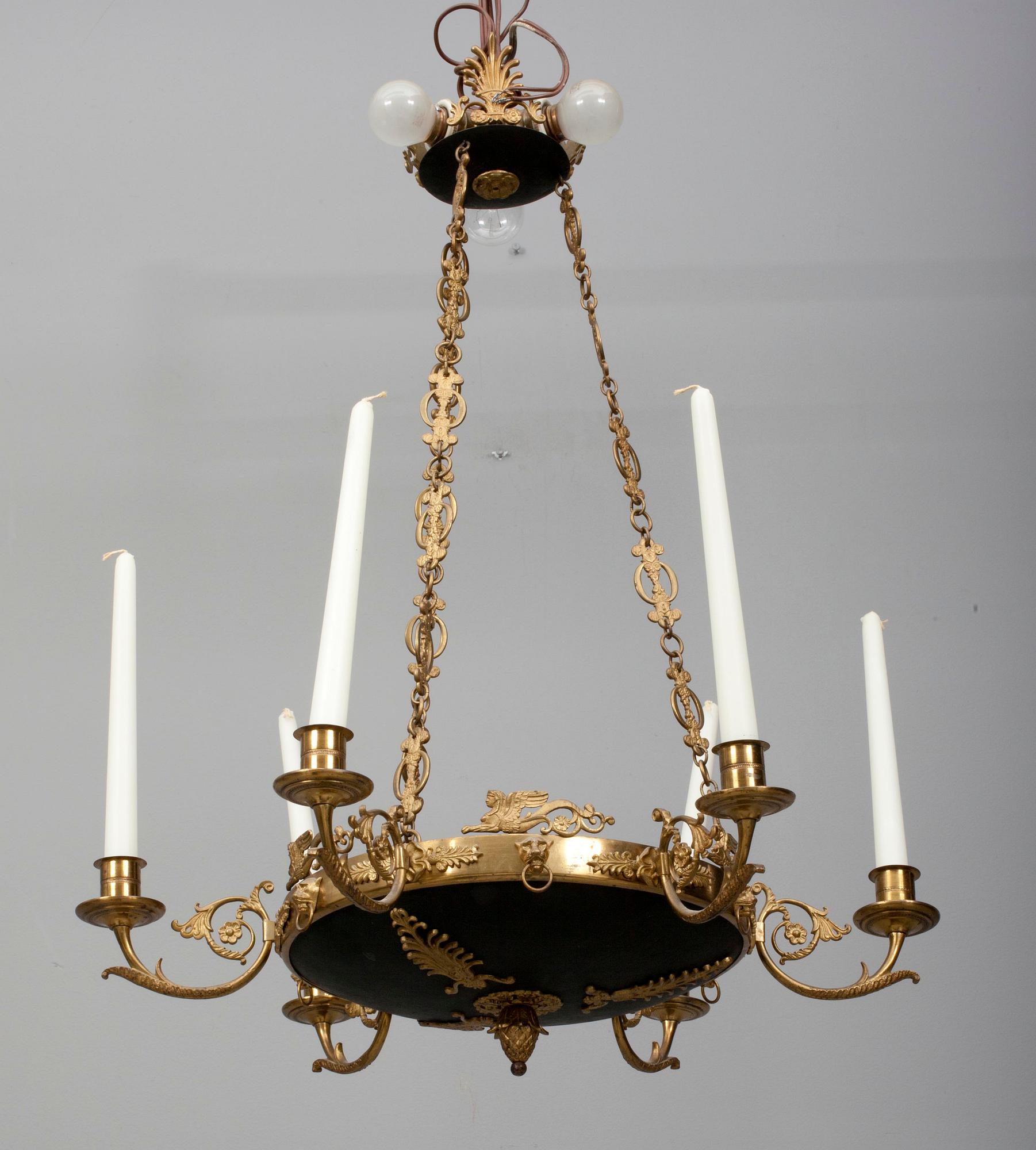 KATTOAMPPELI, empiretyyli, 1900-luku. Korkeus 72 cm.