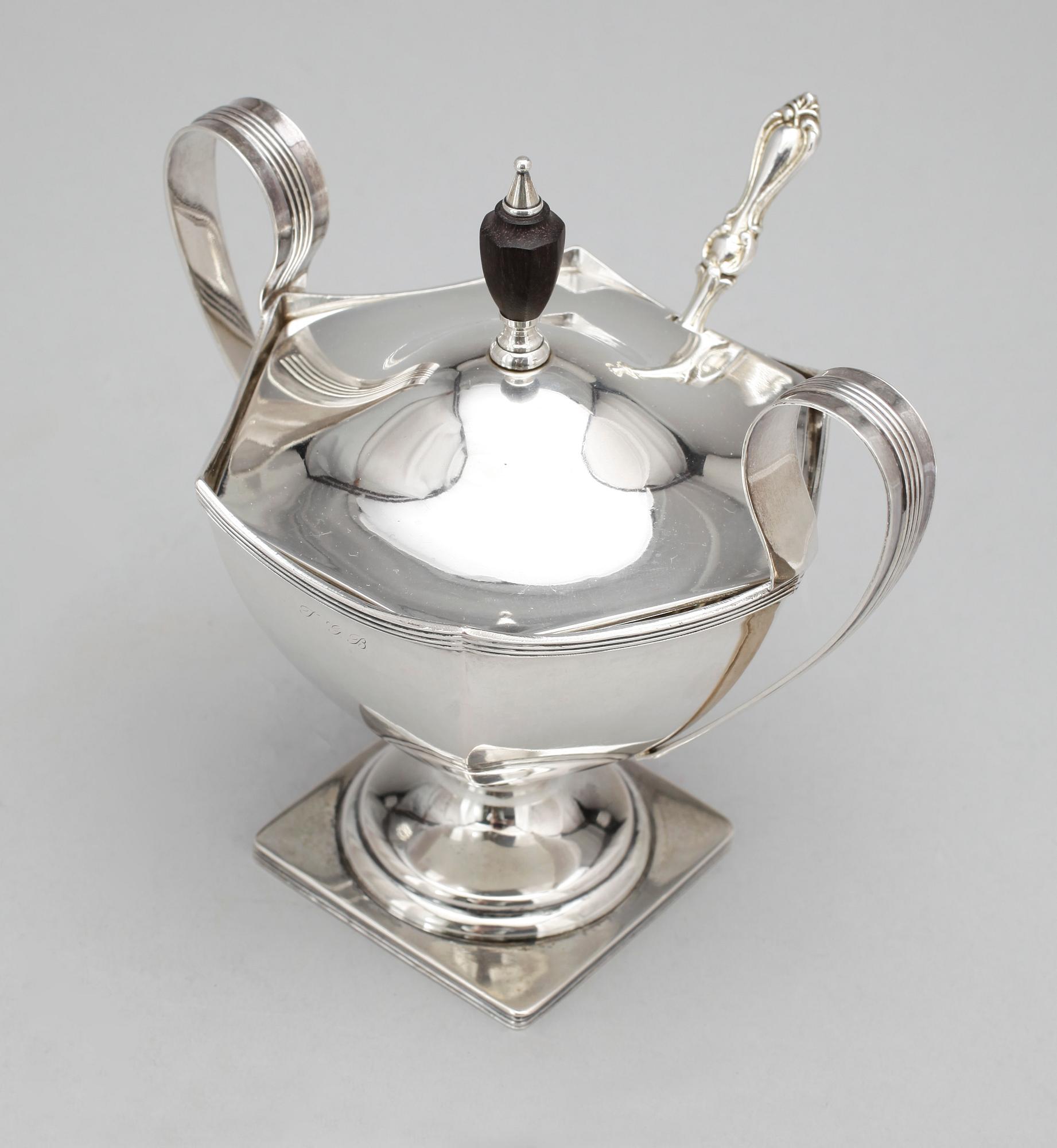 SOCKERSKÅL, silver, GAB, Stockholm, 1914. Vikt ca 308 g.