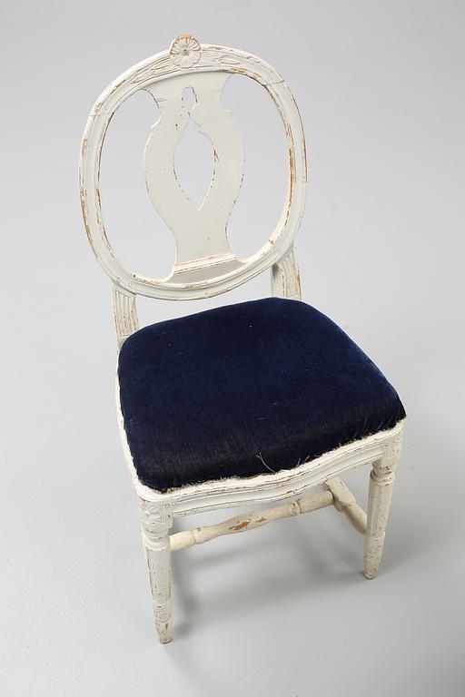 STOLAR, ett par, gustavianska, omkring sekelskiftet 1800.