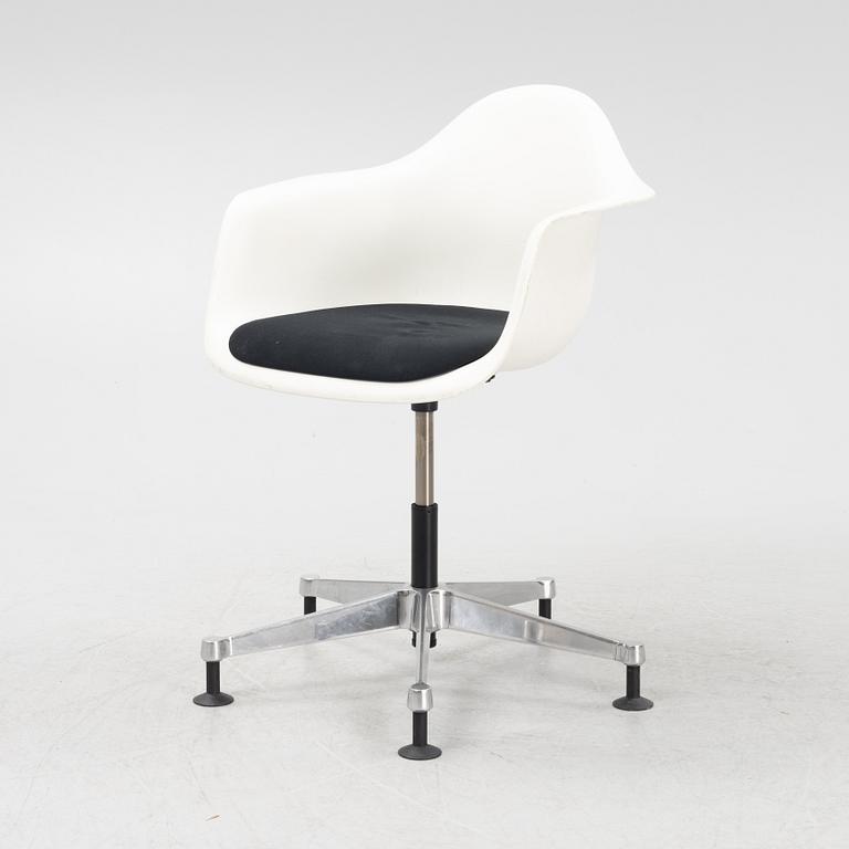 Charles & Ray Eames, a 'PACC' chair, Vitra.