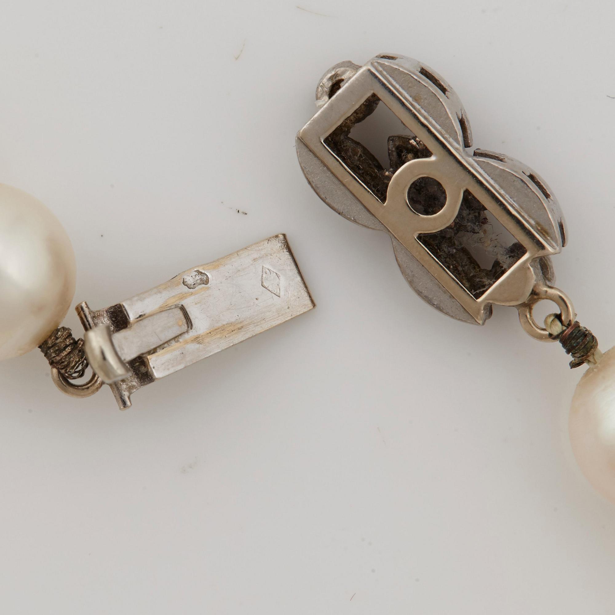 COLLIER, med odlade pärlor.