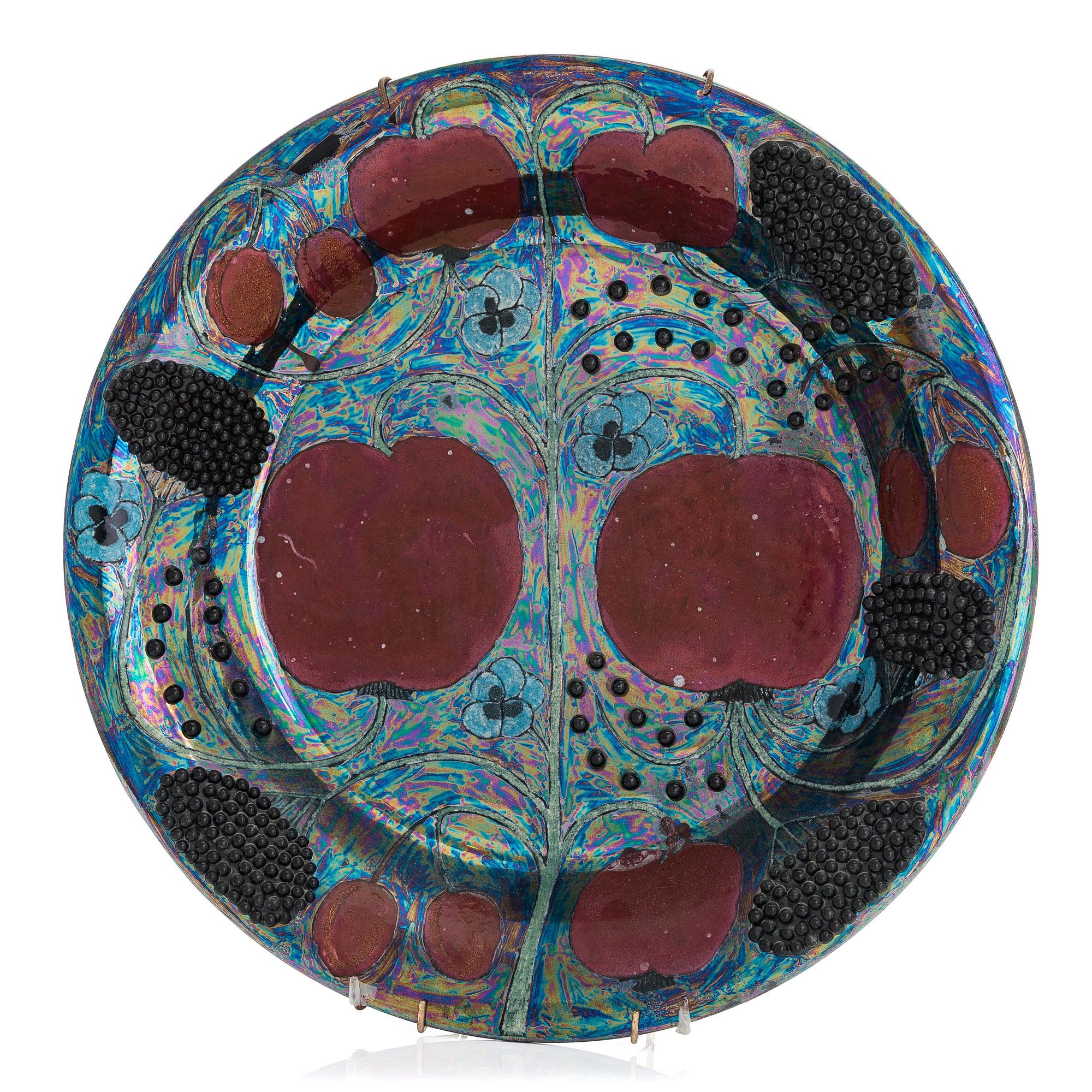 Birger Kaipiainen, a decorative ceramic plate signed Kaipiainen Arabia.