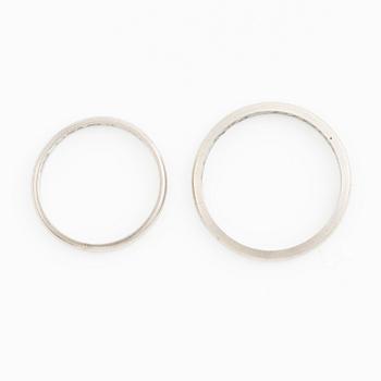Ringar, två stycken, platina, släta, 1950-tal.