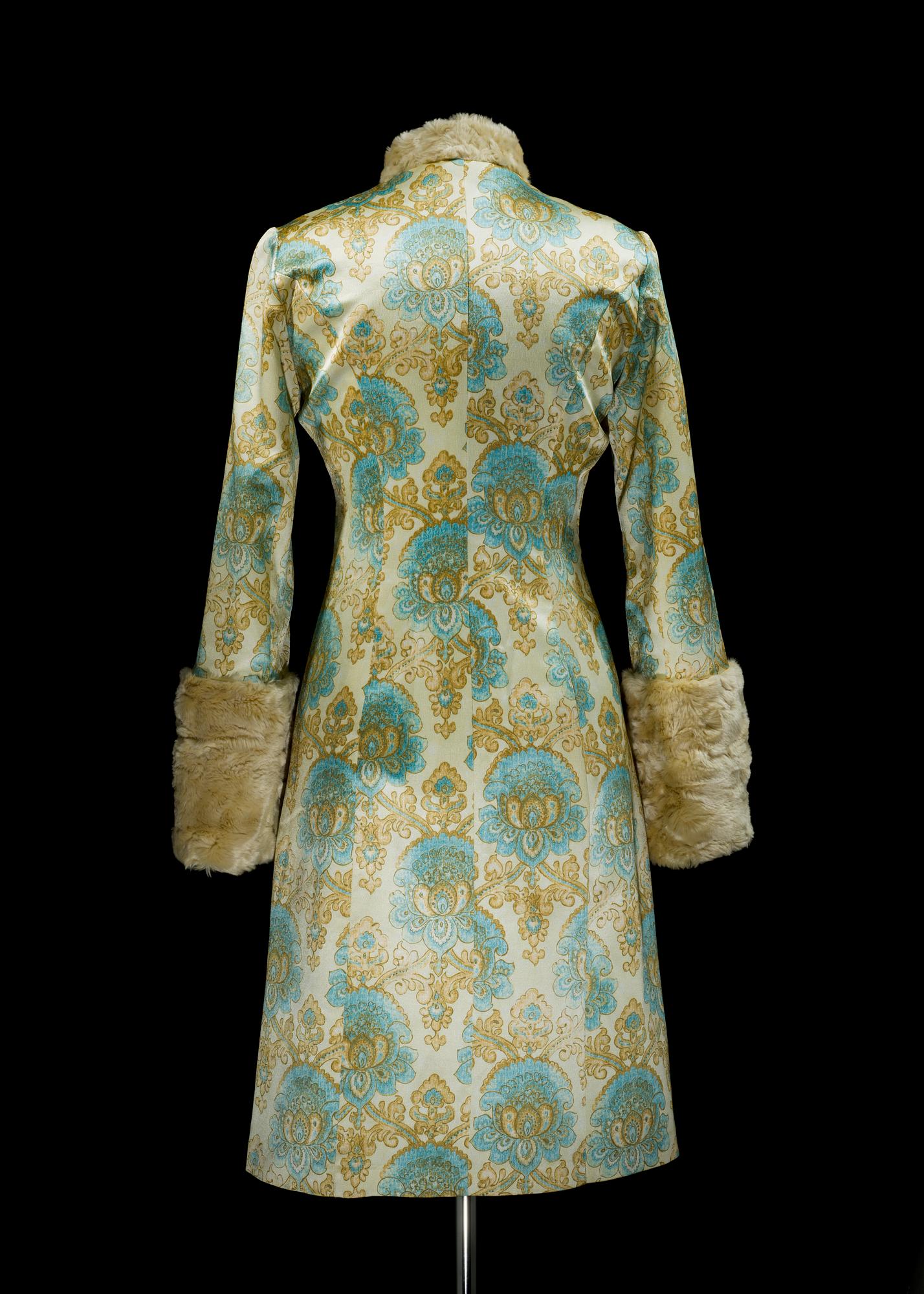A 21th cent paisley patterned silk gown by Hype.
