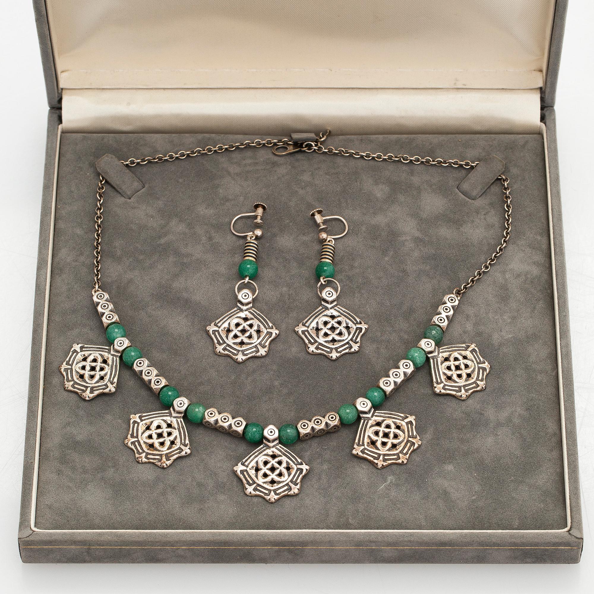 Kalevala Koru, collier och örhängen "Kanteletar"  silver, aventurin kvarts. Kalevala Koru, Helsingfors 1990.