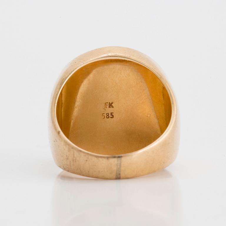 SIGNET RING, 14K red and white gold.