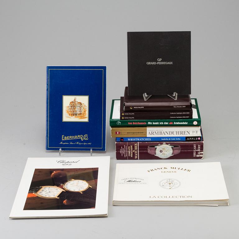 A lot of eleven books and booklets regarding watches.