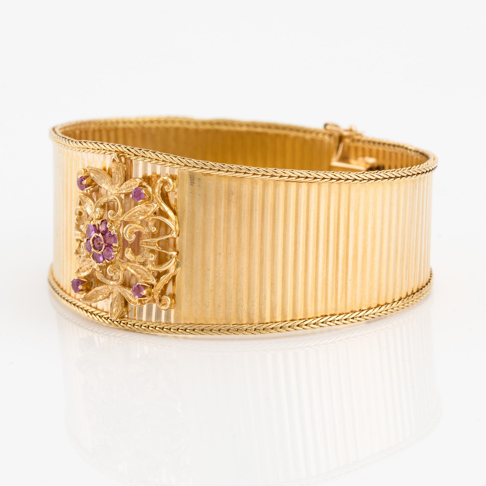 Bangle, 18K gold with rubies, Italy.