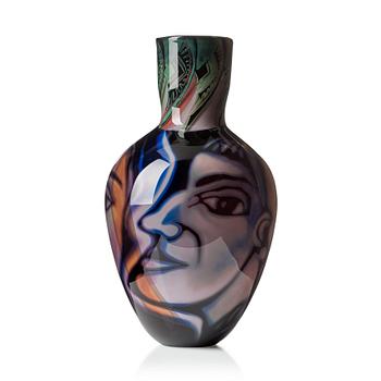 18. Eva Englund, a "graal" glass vase, Orrefors, Sweden 1989.