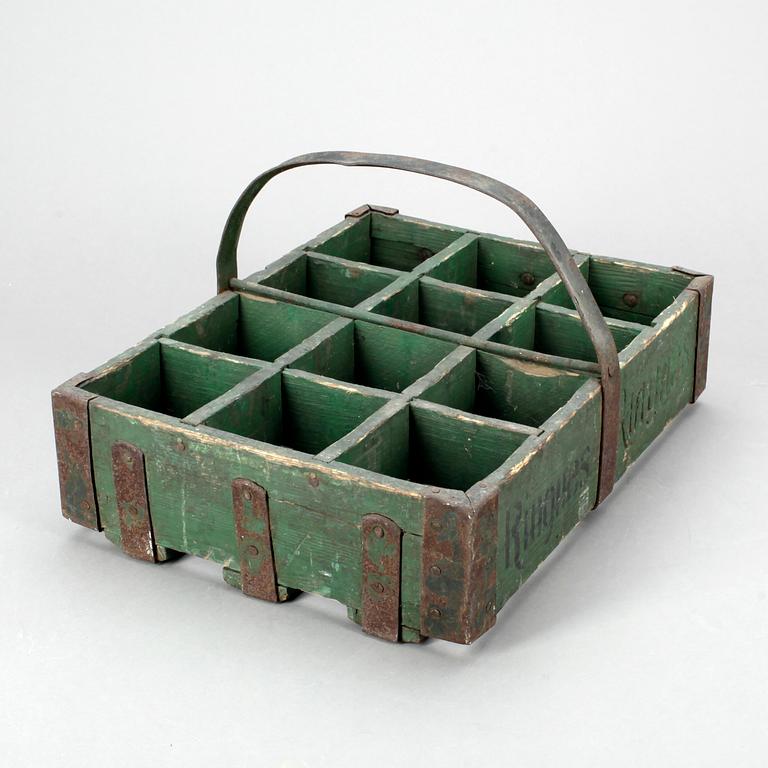 ÖLHÄMTARE, trä och smide, 1900-talets början.