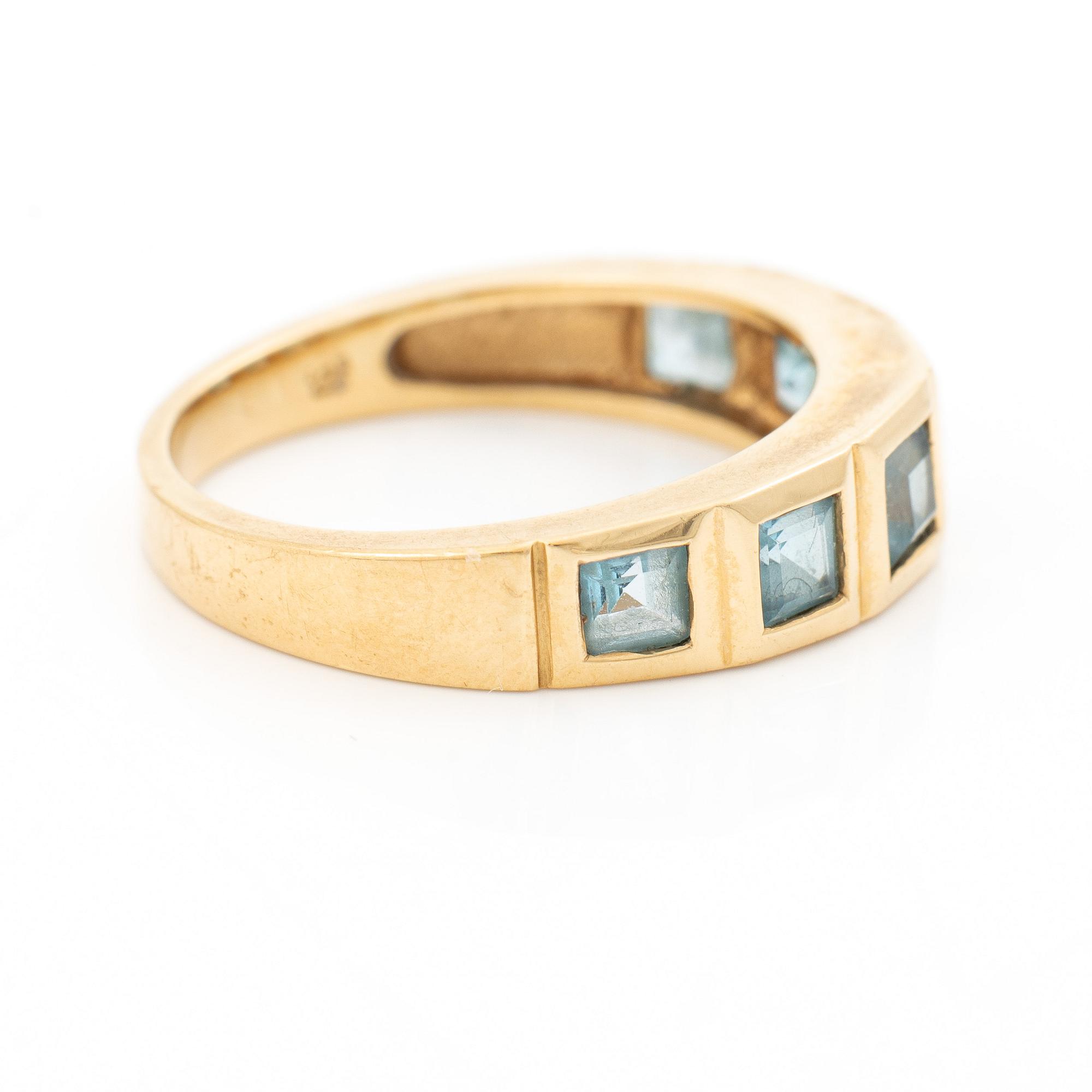 Ring, 18K gold with topazes.