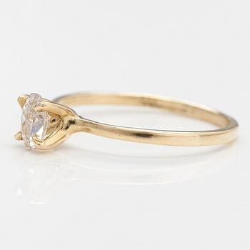 Ring, 14K guld och oval diamant ca 0.37 ct. Med AIG-certifikat.