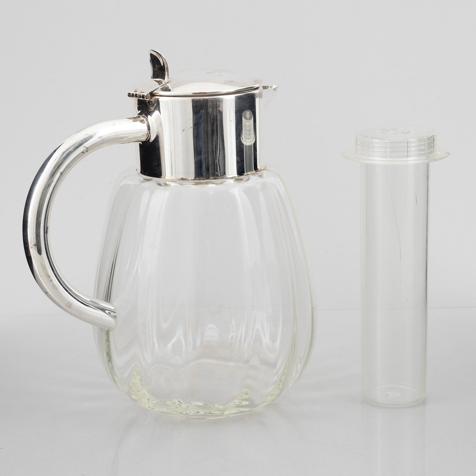 Lemonadkanna/cocktailkanna, saluförd på Firma Svenskt Tenn, 1900-talets andra hälft.