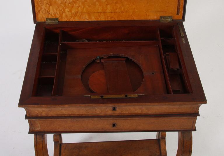 SYBORD, empirestil, 1800-tal. Bla. björk o mahogny.