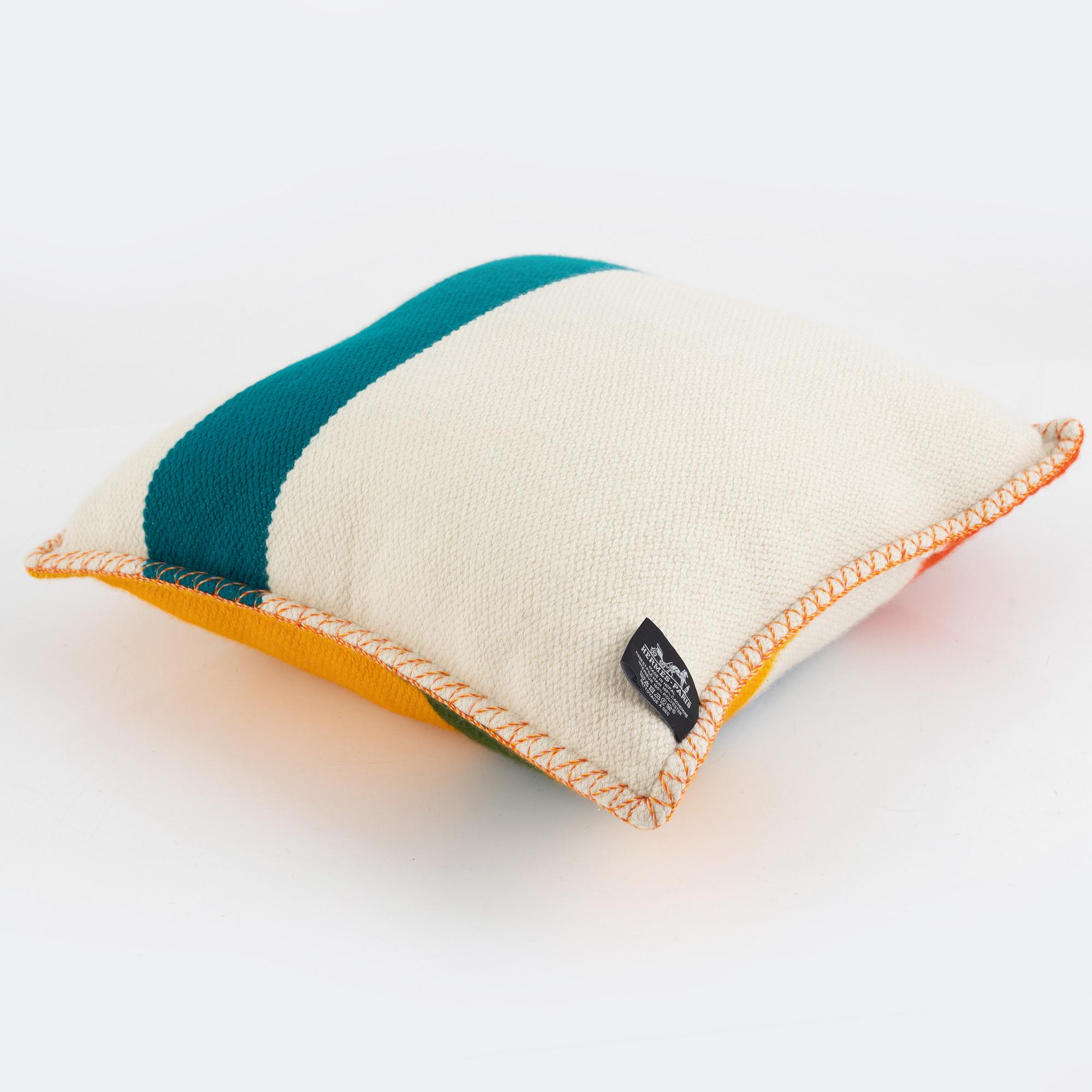 Hermès, kudde, "Coussin Tisse Main/Surteint H Dye".