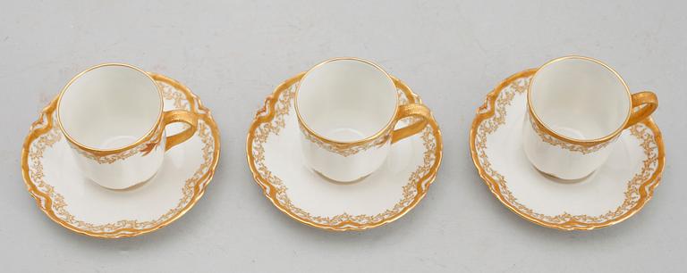 MOCKAKOPPAR MED FAT, 14 st, porslin, Haviland & Co, Limoges Frankrike, för NK Stockholm.