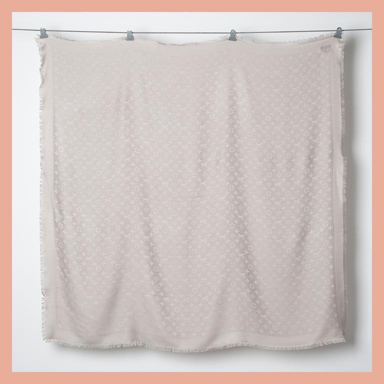 SJAL, Louis Vuitton.