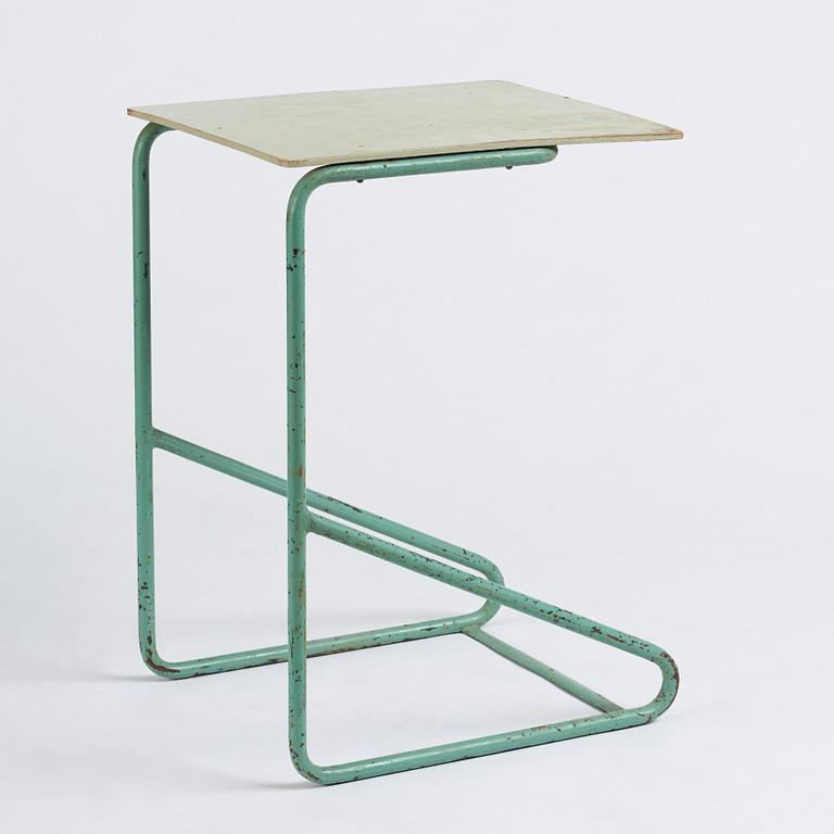 Alvar Aalto, a green lacquered side table, Aug. Louhen Rautasänkytehdas ja Valimo Oy, Åbo ca 1932, for Paimio, Finland.