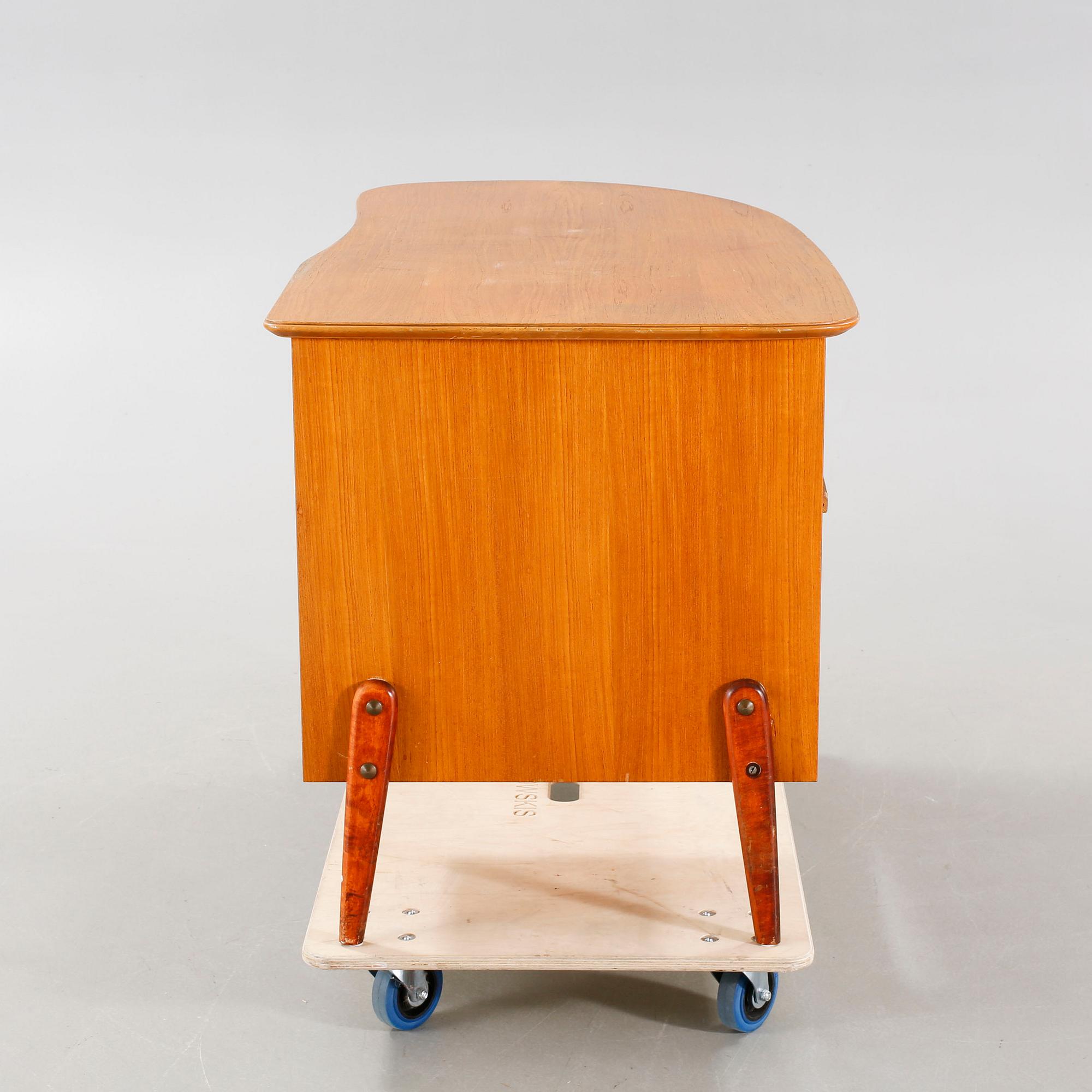 A 1950/60s desk.