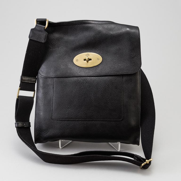 A Mulberry "Anthony Messenger Black" shoulder bag.