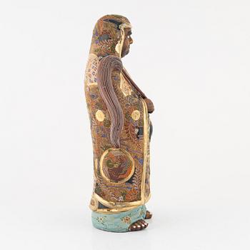 A large Japanse satsuma sculpture, early 20th Century.