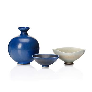 123. Berndt Friberg, a stoneware vase and two bowls, Gustavsberg studio, Sweden 1951-72.