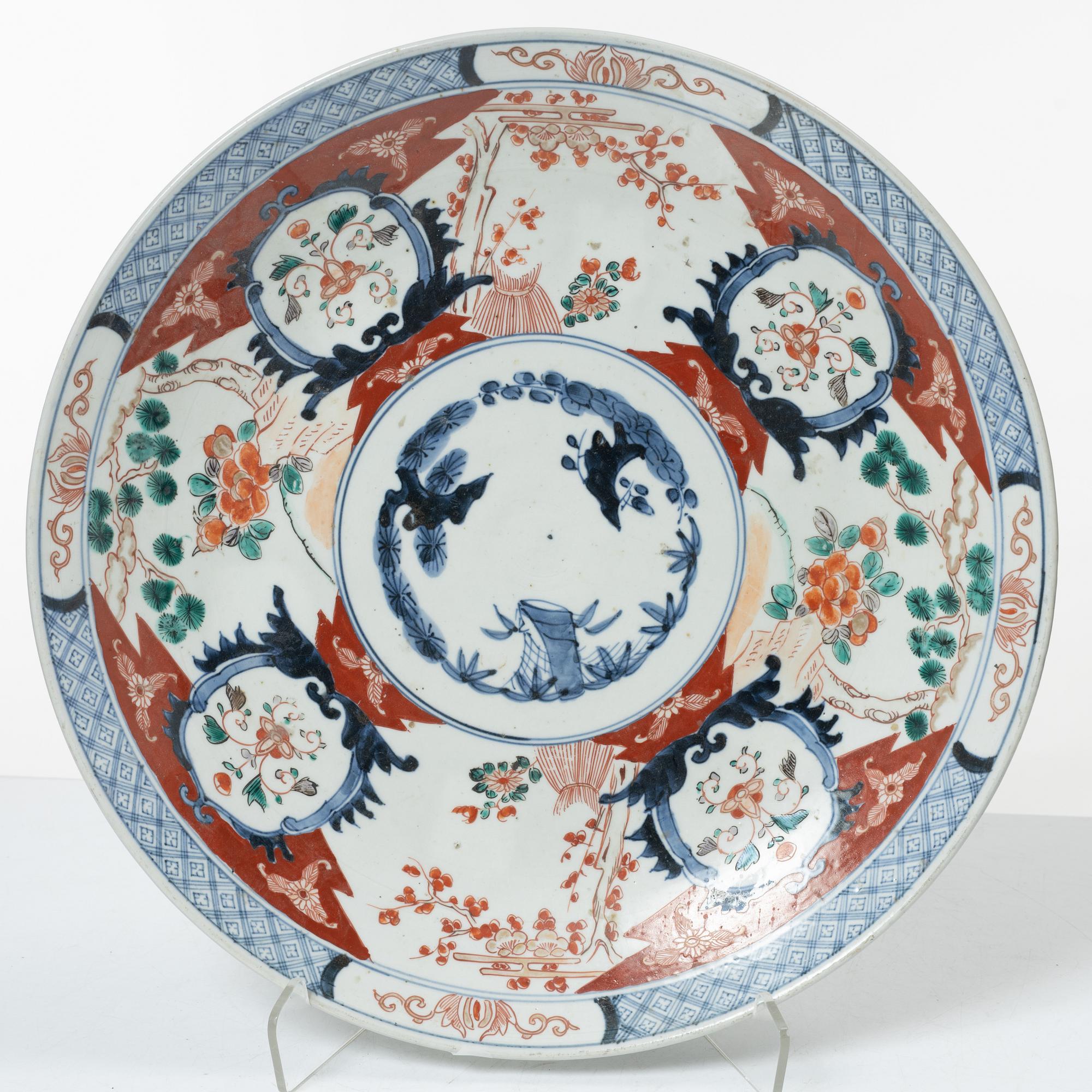 Six porcelain plates and dishes, Japan and China, 18th-19th century.