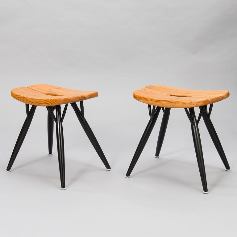 ILMARI TAPIOVAARA, a 1960's 7-piece 'Pirkka' dining set for Laukaan Puu.