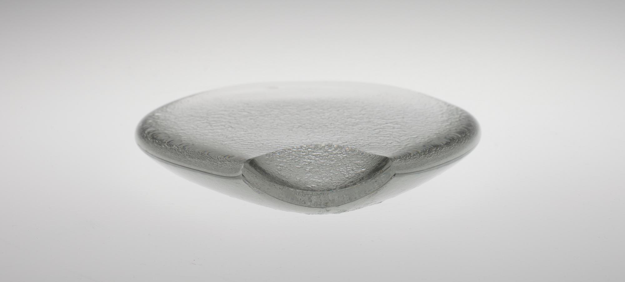 Tapio Wirkkala, A GLASS SCULPTURE.